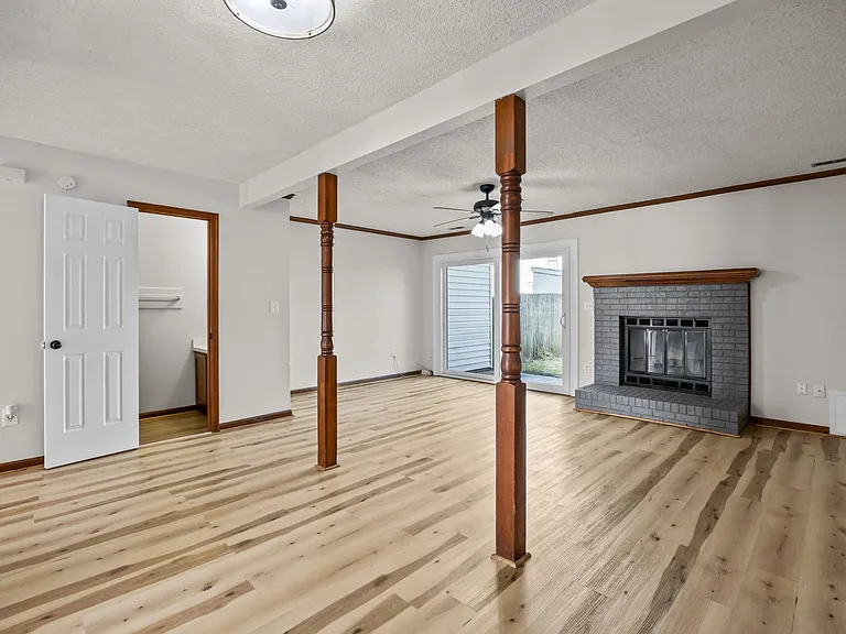 807 Foxmoore Ct — Photo 8