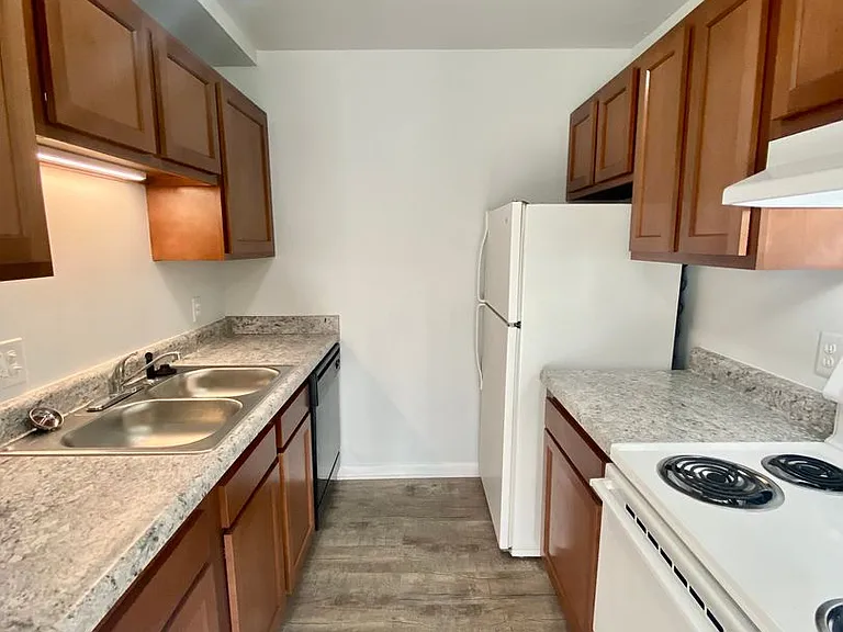 504 Saint Johns St — Photo 49