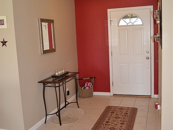 4th image of 639 Marquis Cir