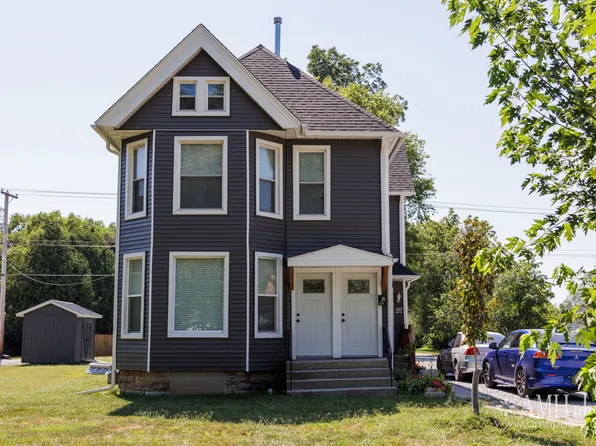 327 E Indiana St, Momence, IL 60954