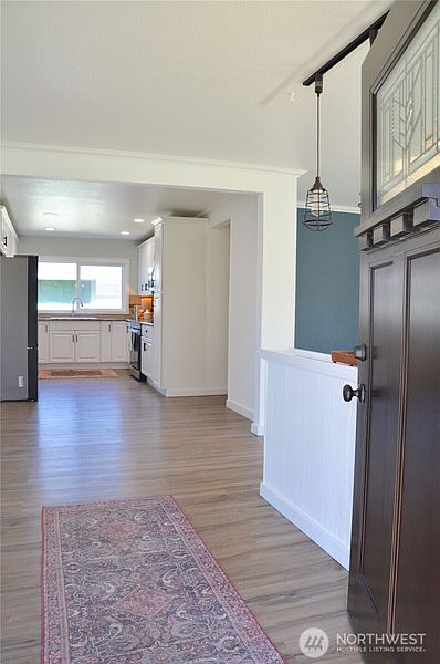 3rd image of 834 Jado Place