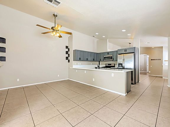 3rd image of 8928 Crooked Shell Ave