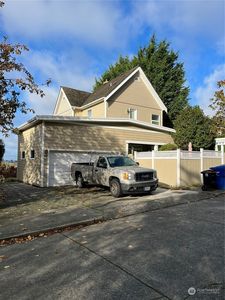 1517 9th Avenue W, Seattle, WA, 98119