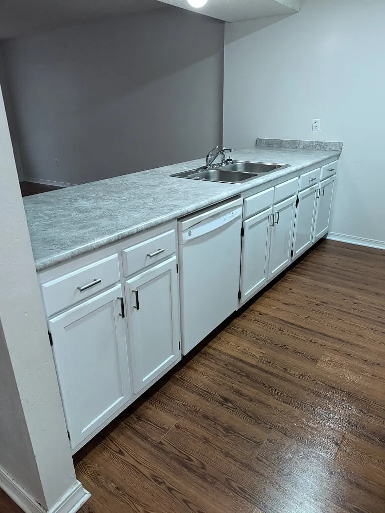 1829 Whispering Oaks Lane — Photo 4