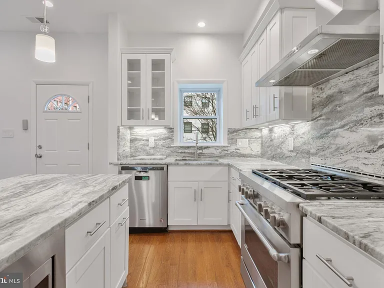 1339 Corcoran St NW — Photo 16