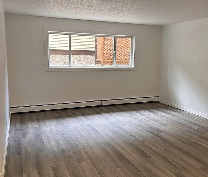 727 5th Ave N #6 — Photo 3