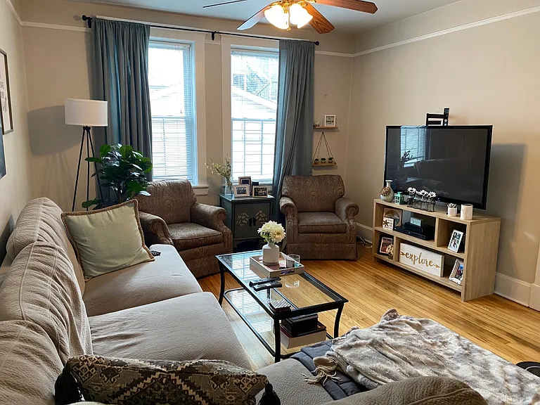 1082 N Marshfield Ave #1R — Photo 11