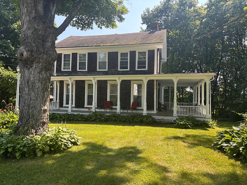 264 Main St #1