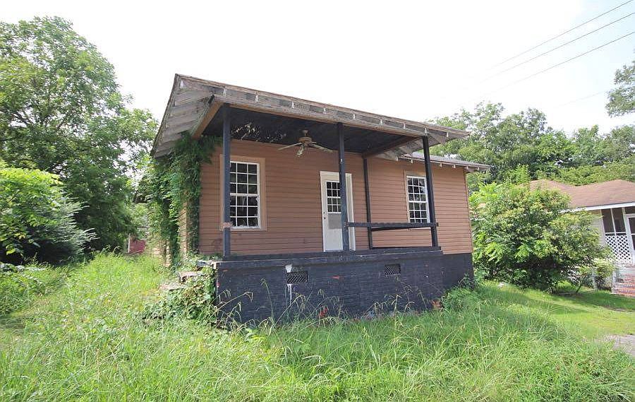 2nd image of 540 3rd St