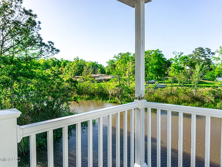 1102 Stanfield Point Rd #B — Photo 12