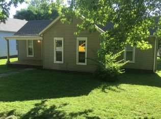 320 S Curtis St, Edinburg, IL