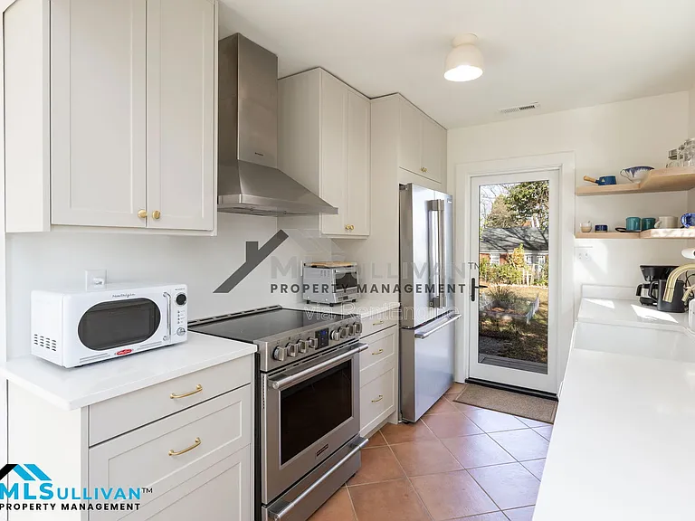 1803 Hillcrest Dr — Photo 13