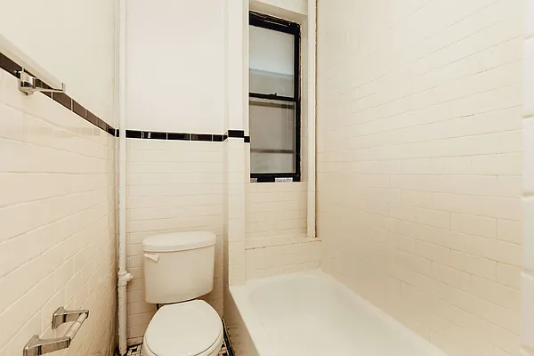 Rented by Nooklyn NYC LLC | media 17