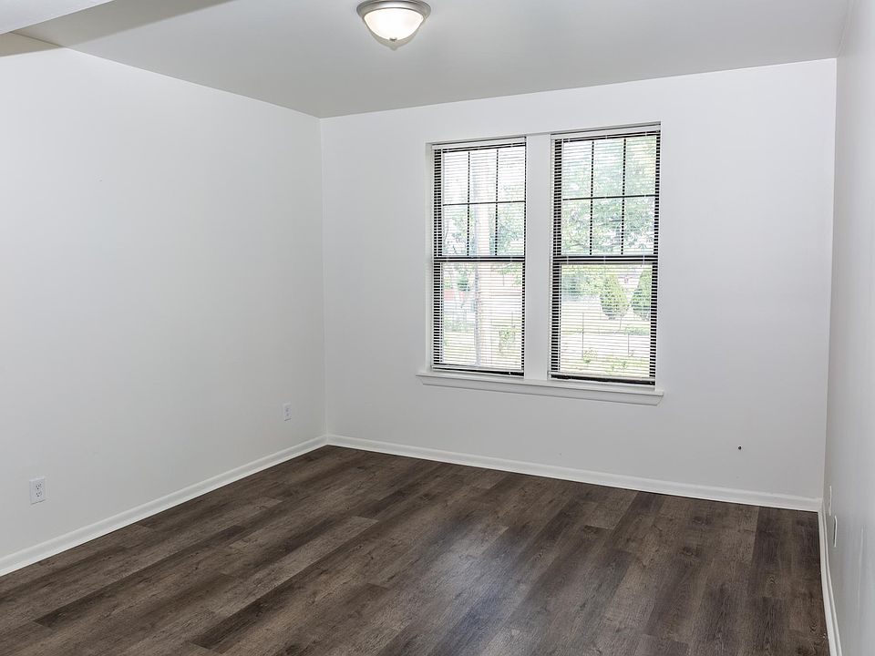 1st image of 1887 W Grand Blvd #205