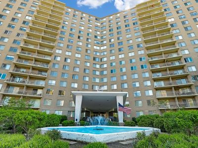 (Undisclosed Address), Chicago, IL, 60645