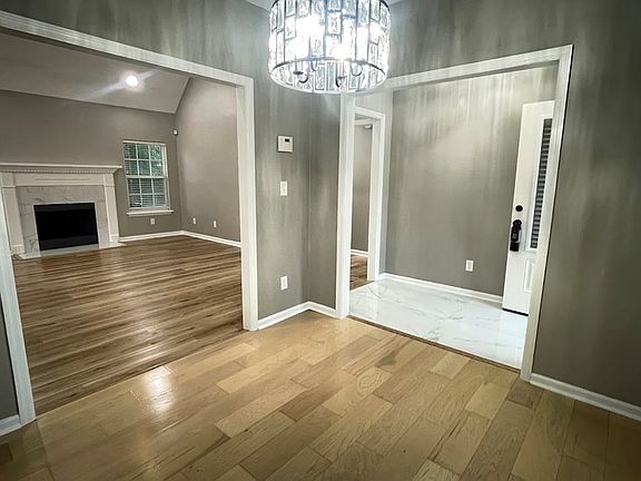 3rd image of 145 Summerfield Dr