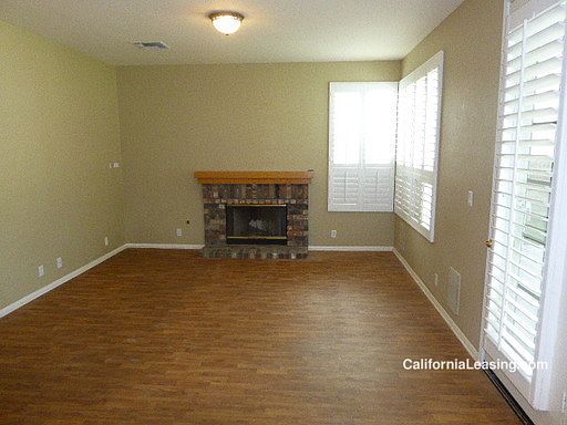 4th image of 27430 Waynesborough Ln