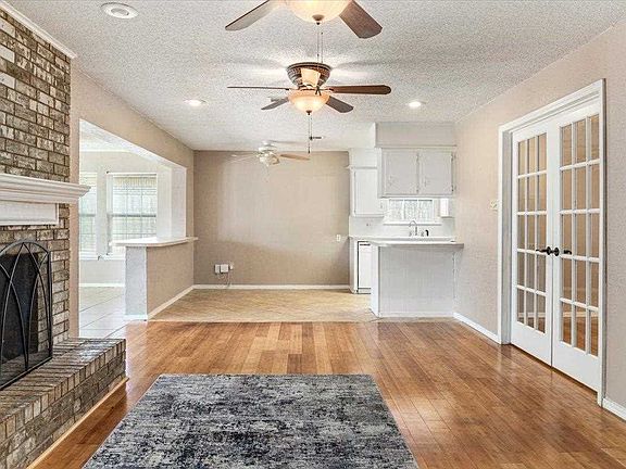 3rd image of 6904 NW Sprucewood Dr