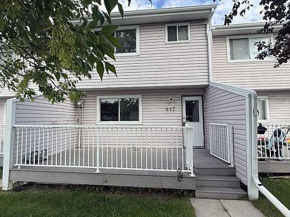 2nd image of 417 E 40th St NE