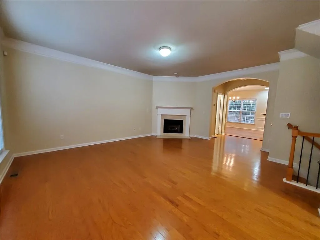 3 bed, 2.5 bath, 1684 sqft, $2,700 — Photo 2