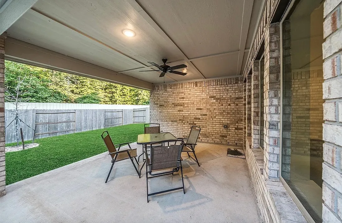 Vino Vines Ln, Conroe — Photo 3