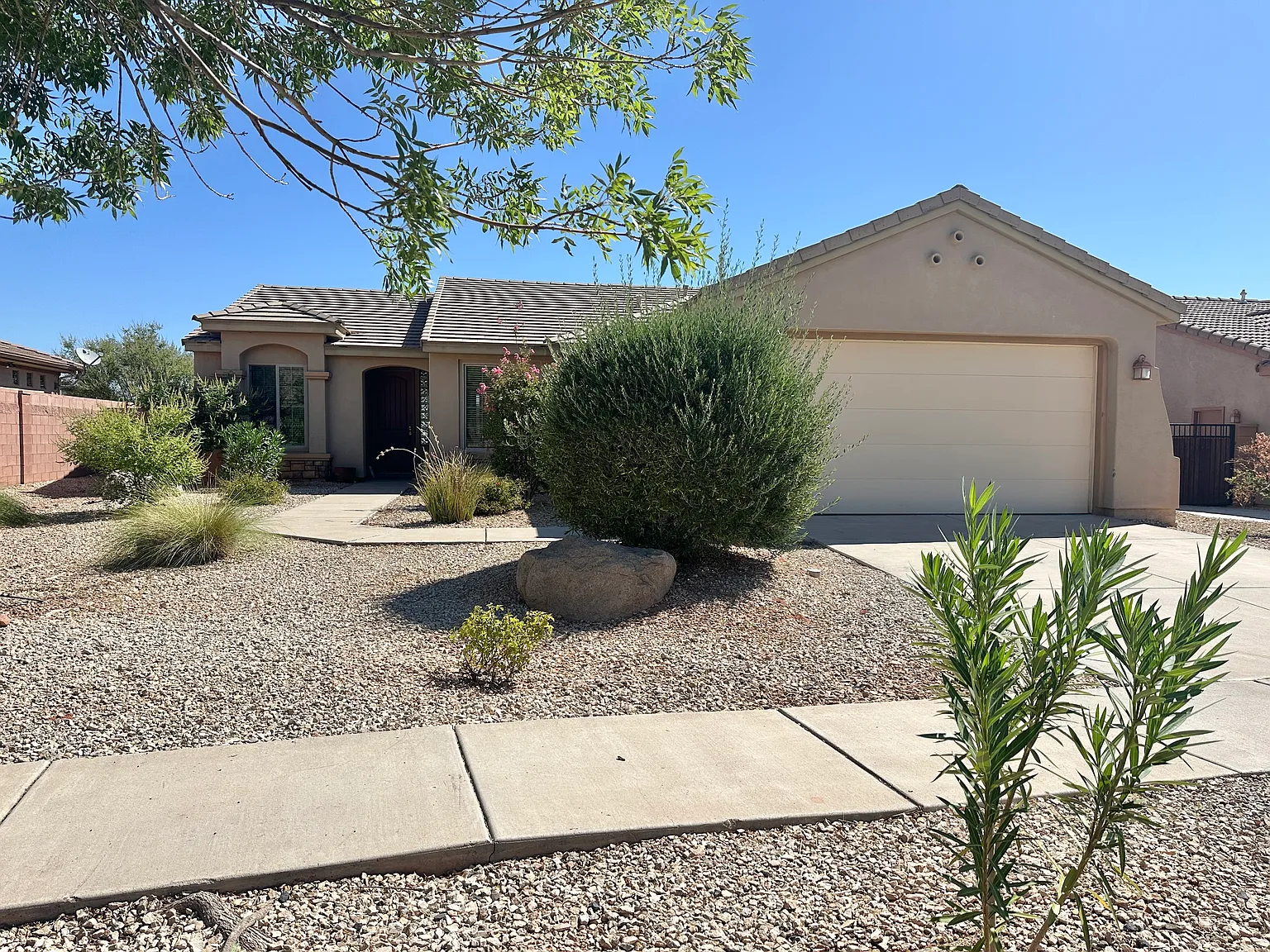 Desirable Coral Canyon 4 Bedroom Home with Premium Amenities — Photo 2