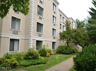1525 E Putnam Ave APT 204, Greenwich, CT 06870