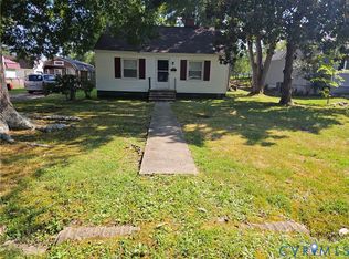 305 5th St, Blackstone, VA 23824