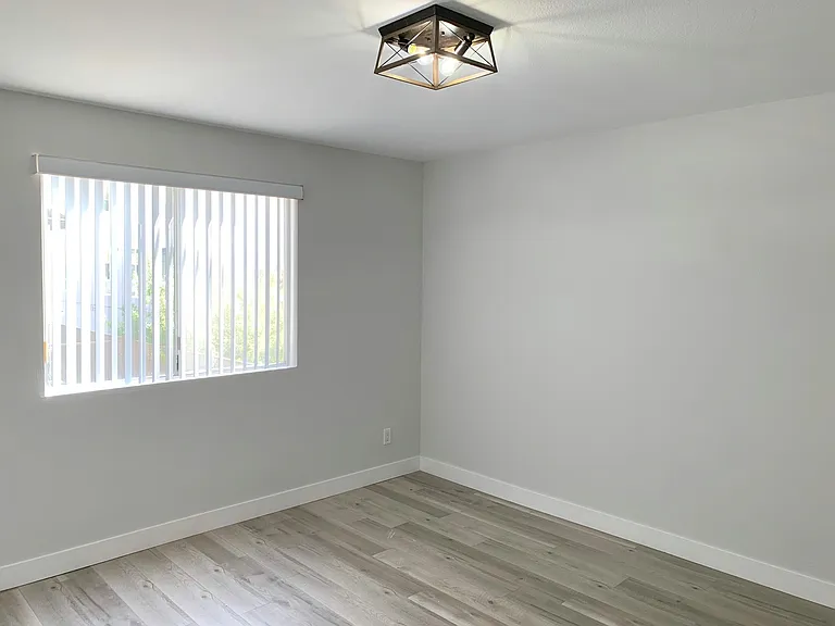 5238 Cartwright Ave #7 — Photo 12