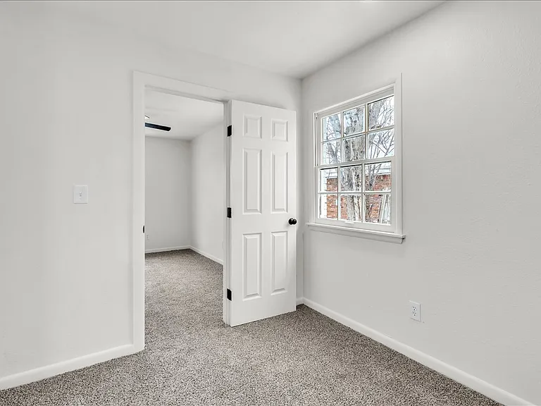 10313 N McKinley Ave — Photo 13