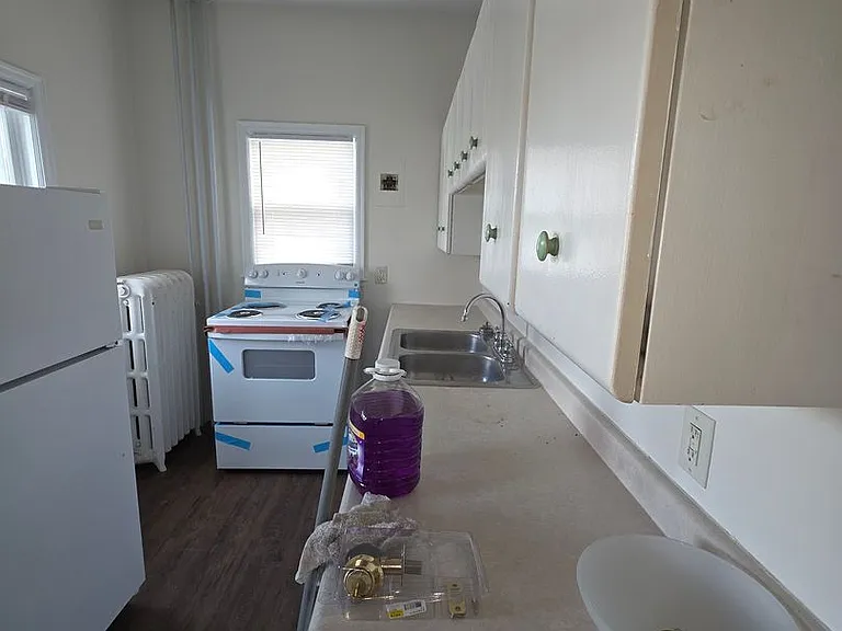 124 E Rose St — Photo 9