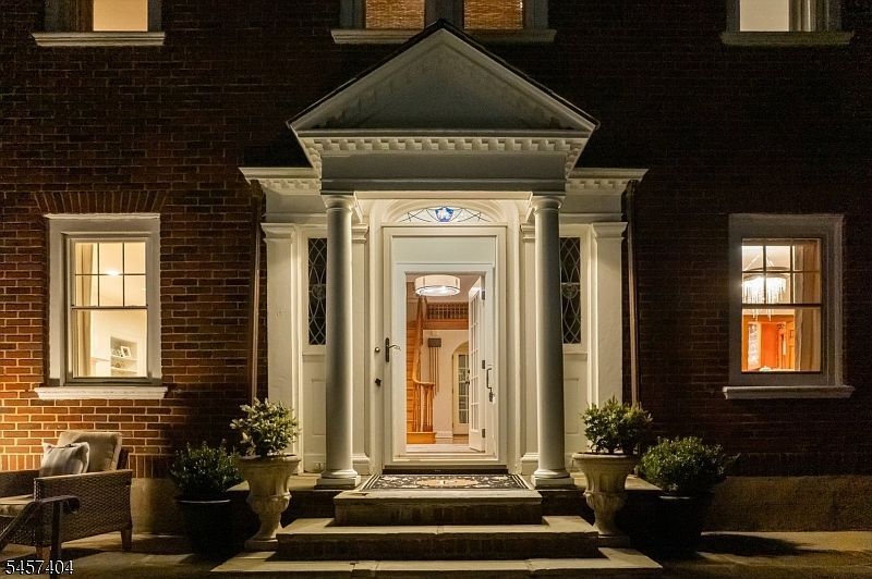 1st image of 174 Highland Ave
