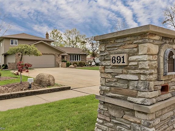 2nd image of 691 Davidson Dr