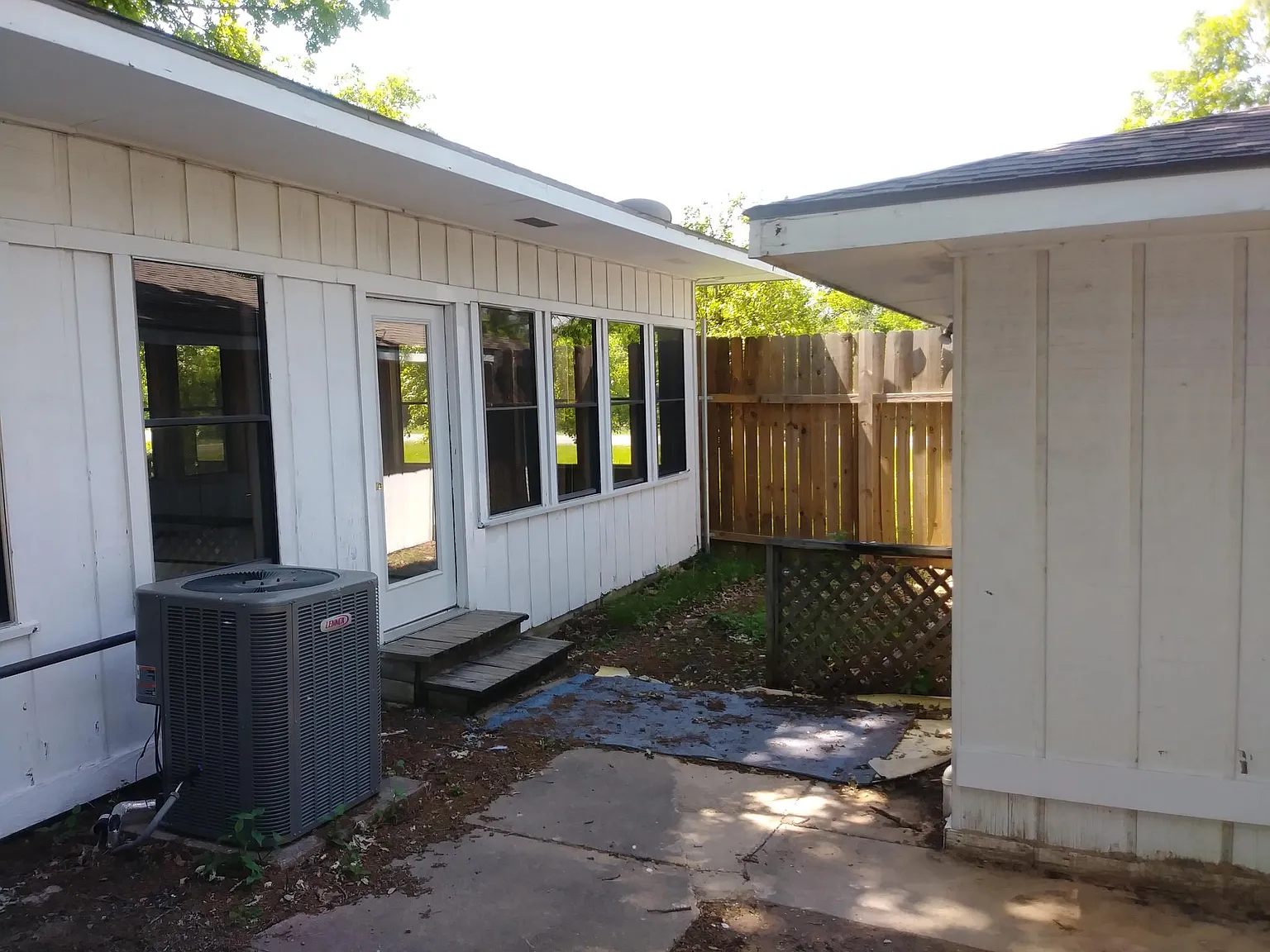 5 bed, 3800 sqft, $1,800 — Photo 3