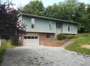 215 Dorrence Rd, Granville, OH 43023