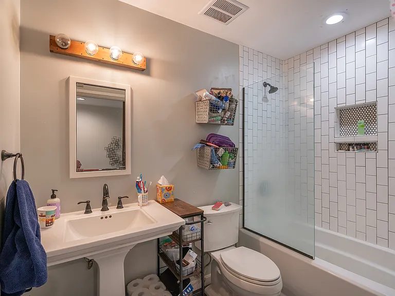 240 Heath St #8 — Photo 16