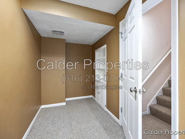 5686 E Falling Leaf Dr SE — Photo 27