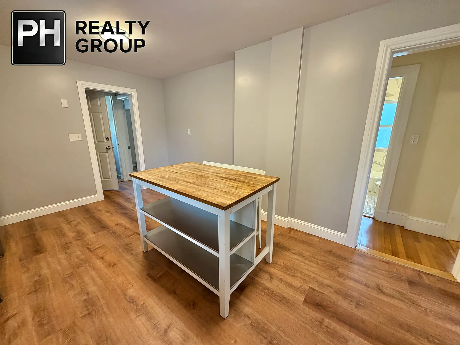2 bed, 1200 sqft, $2,900 — Photo 3