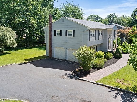 4th image of 244 Malapardis Rd