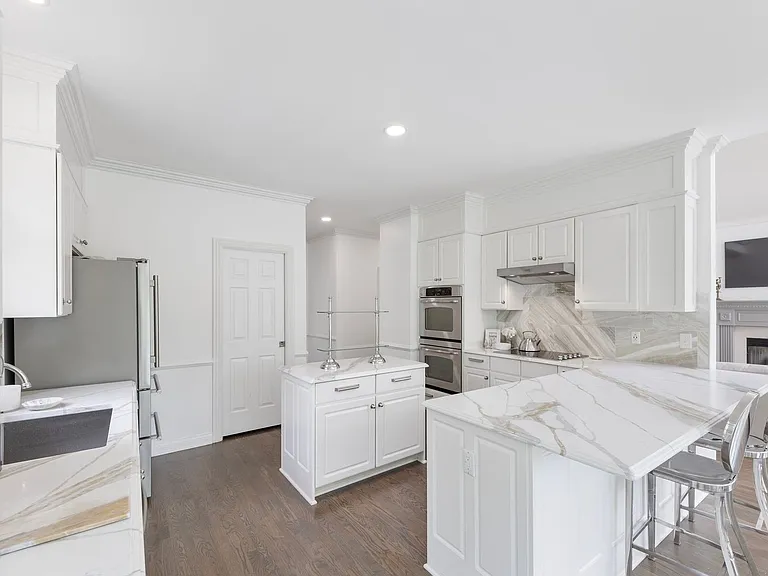 9435 Norwood Dr — Photo 16