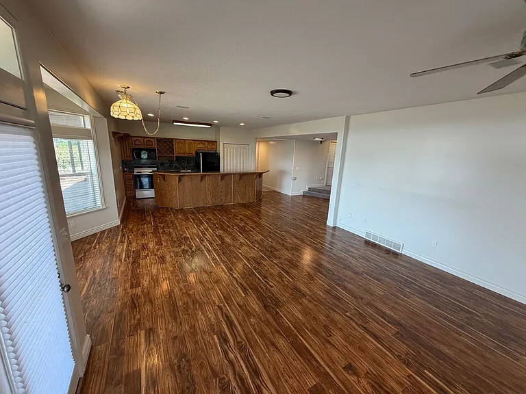 1835 N Beechwood Dr — Photo 39