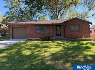 1120 Driftwood Dr, Lincoln, NE 68510