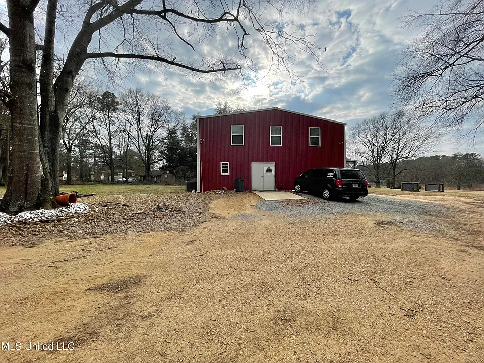 1291 Field Lark Ln NE