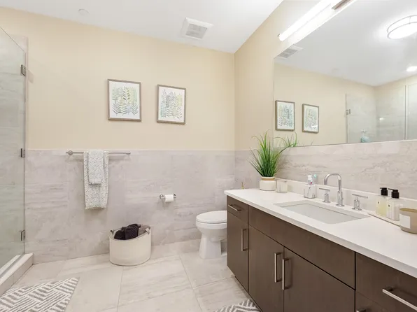 15 Somerset Lane image 3 of 31