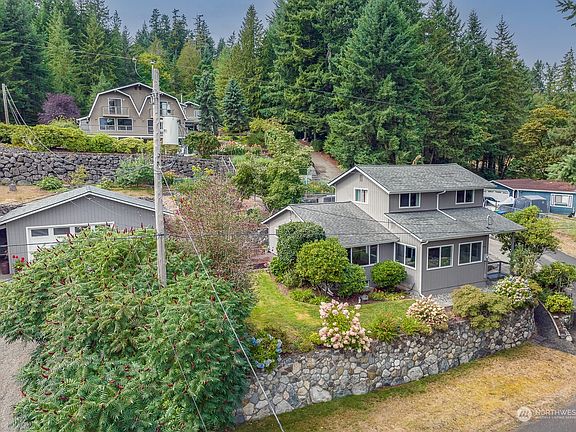 2nd image of 2207 Viking Street W