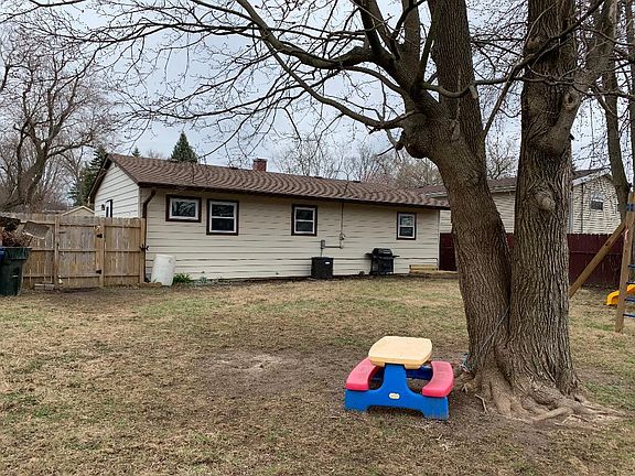 3rd image of 2123 Tepee Ave