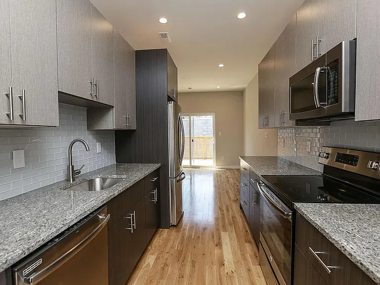 6 N 42nd St #2 — Photo 17