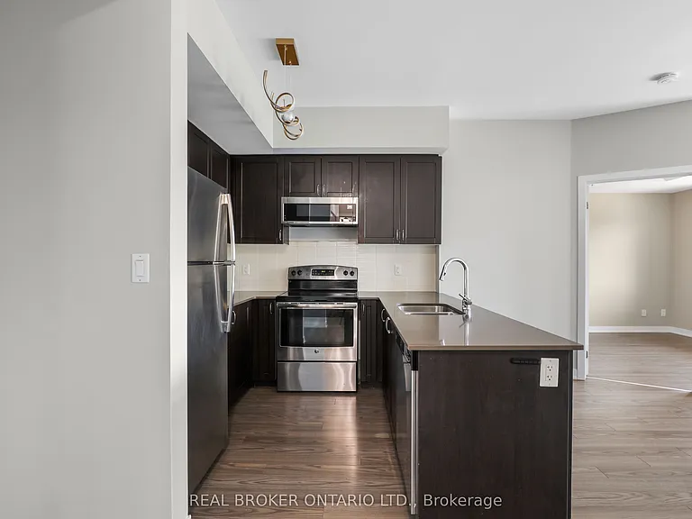 3560 Saint Clair Ave E #323 — Photo 4