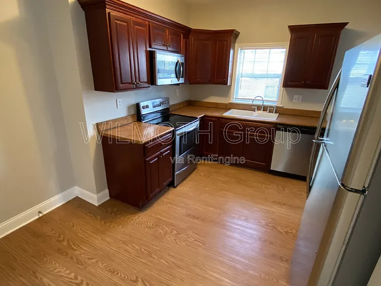 2458 N College Ave — Photo 7