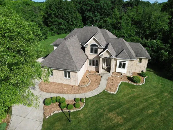8751 Bridgewater Ct, Winfield, IN 46307